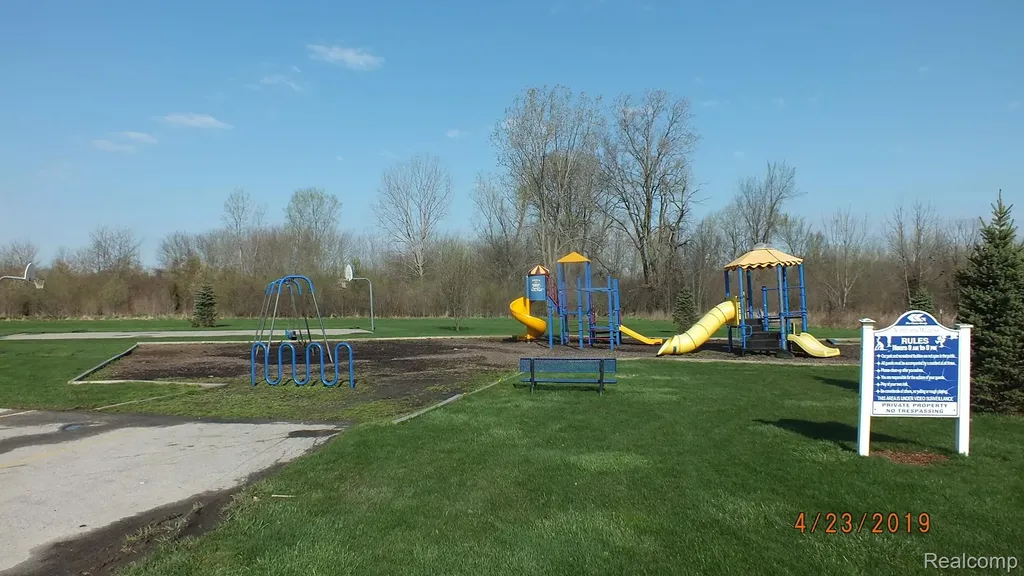 339 Blossom Circle Bedford Township MI 48133