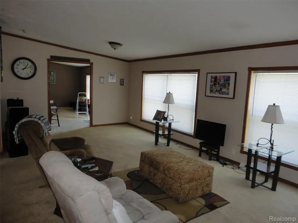 339 Blossom Circle Bedford Township MI 48133