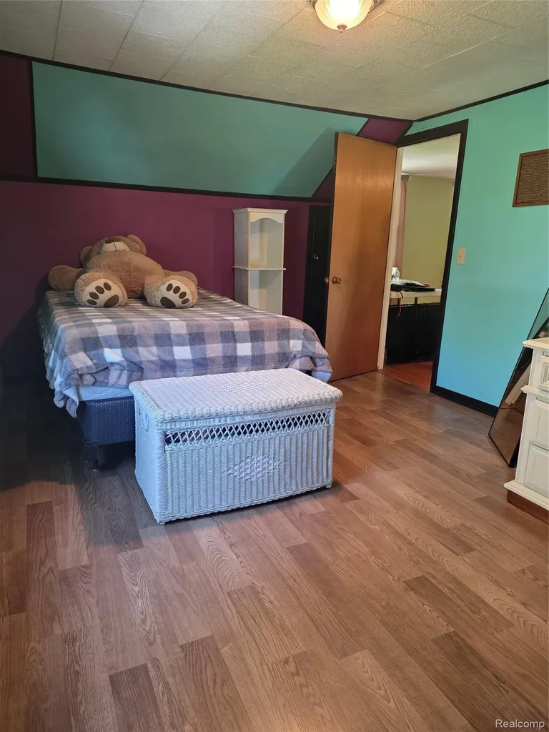 403 East Road Holly Village MI 48442