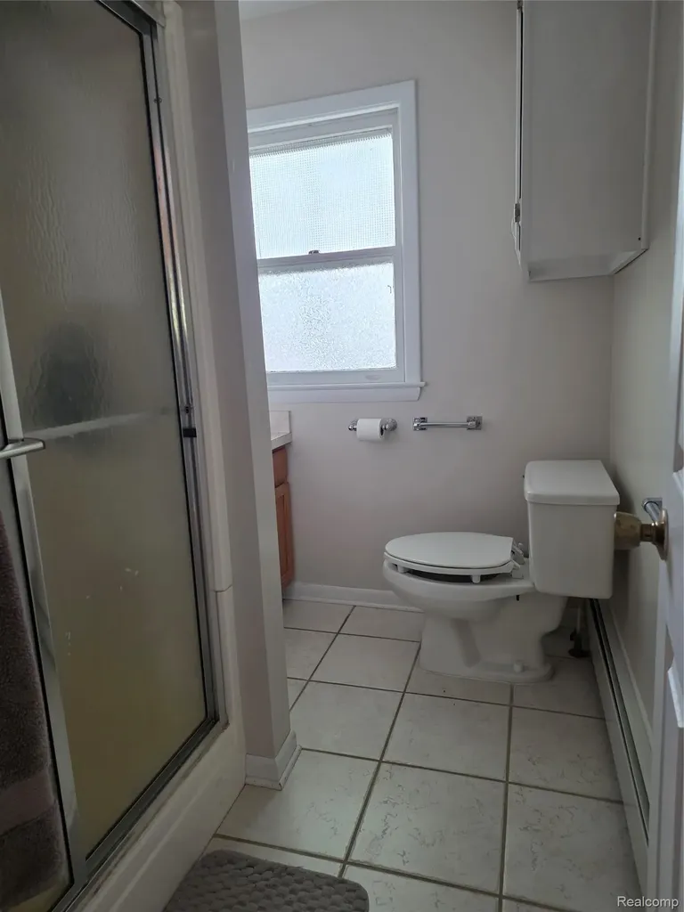 403 East Road Holly Village MI 48442