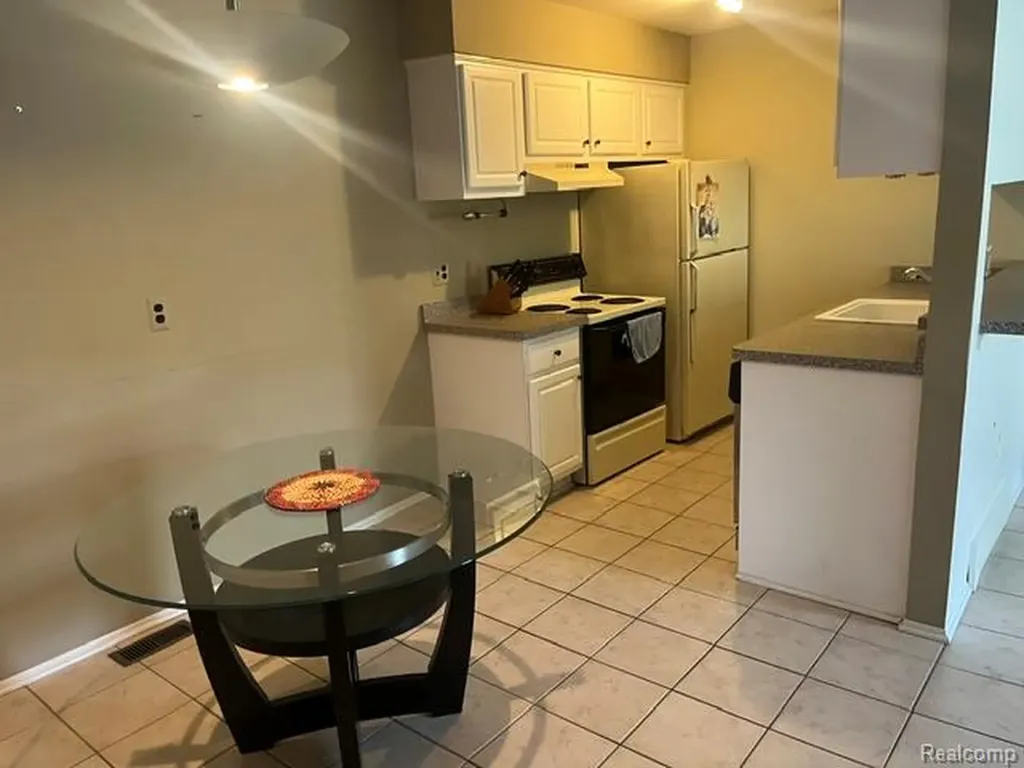 11740 Seaton Drive Sterling Heights City MI 48312
