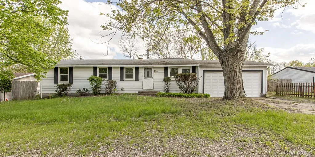 9171 Holmes Street White Lake Charter Township MI 48386