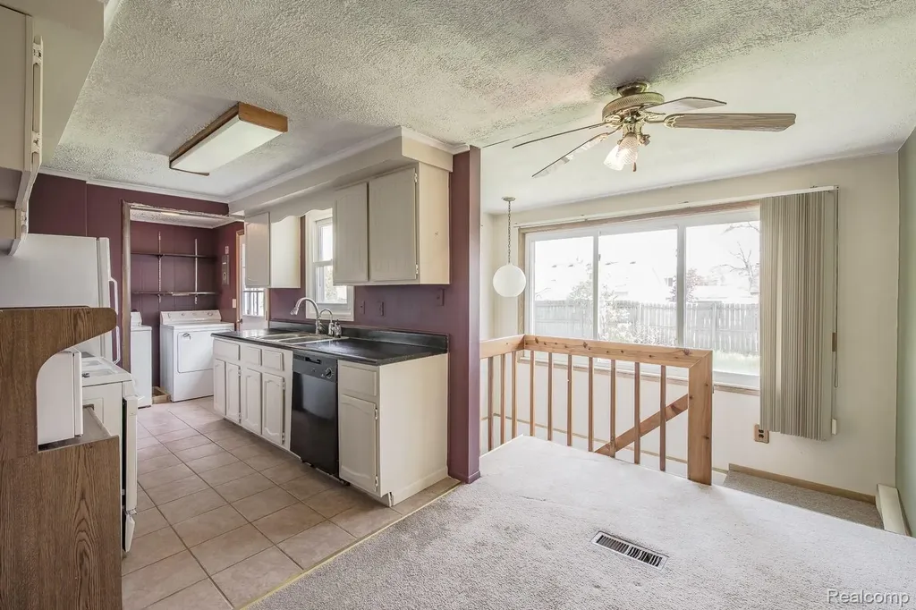 9171 Holmes Street White Lake Charter Township MI 48386