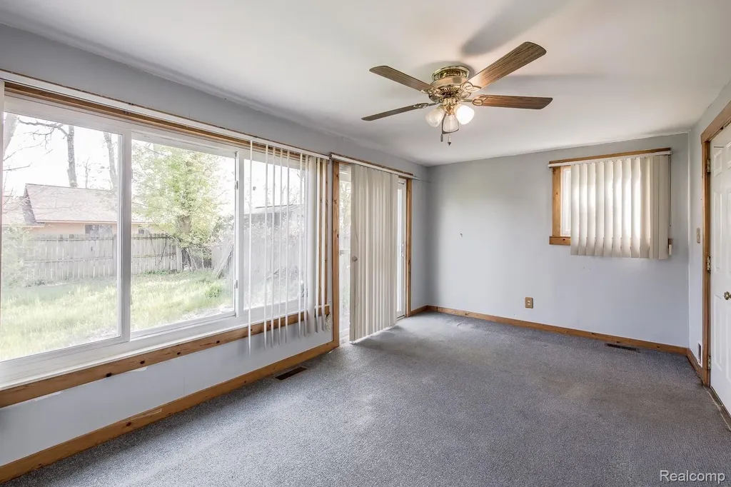 9171 Holmes Street White Lake Charter Township MI 48386