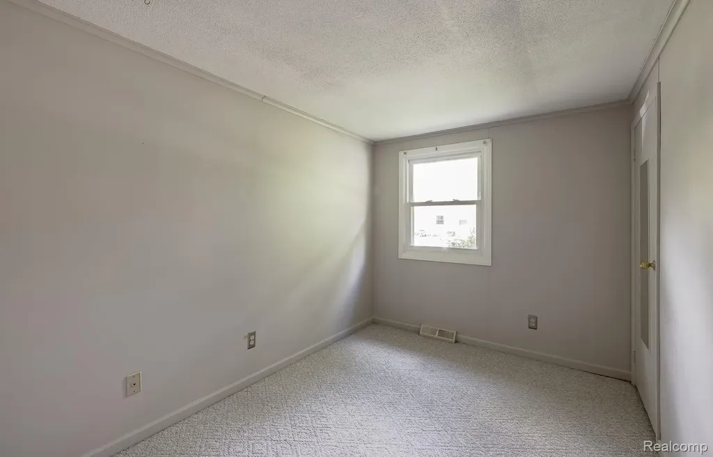 9171 Holmes Street White Lake Charter Township MI 48386