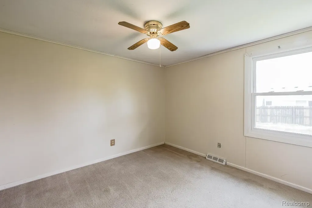 9171 Holmes Street White Lake Charter Township MI 48386