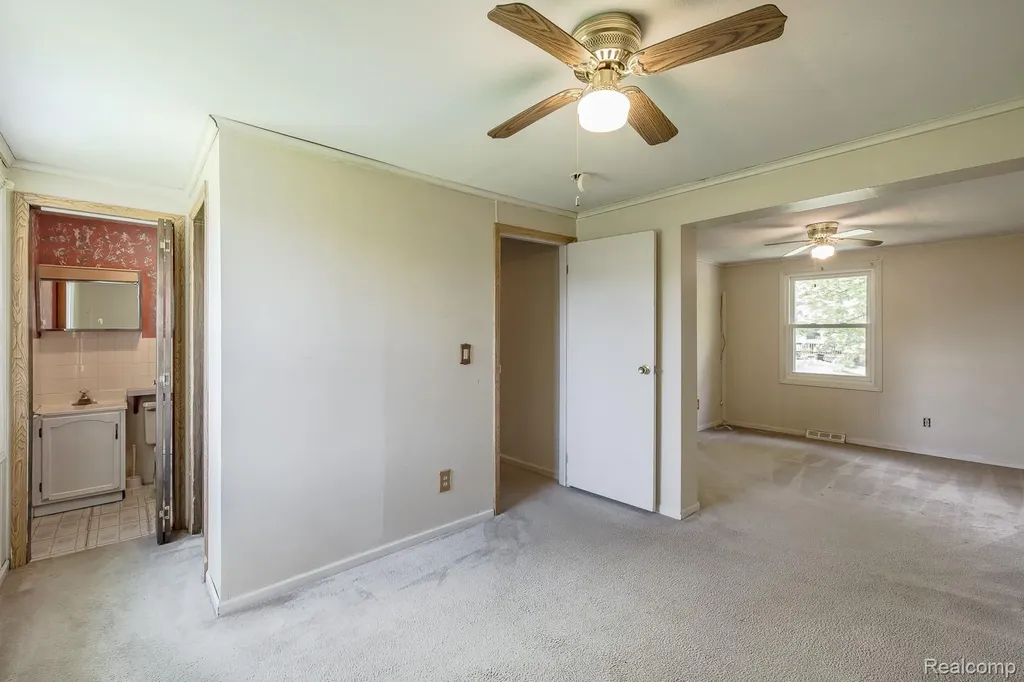 9171 Holmes Street White Lake Charter Township MI 48386