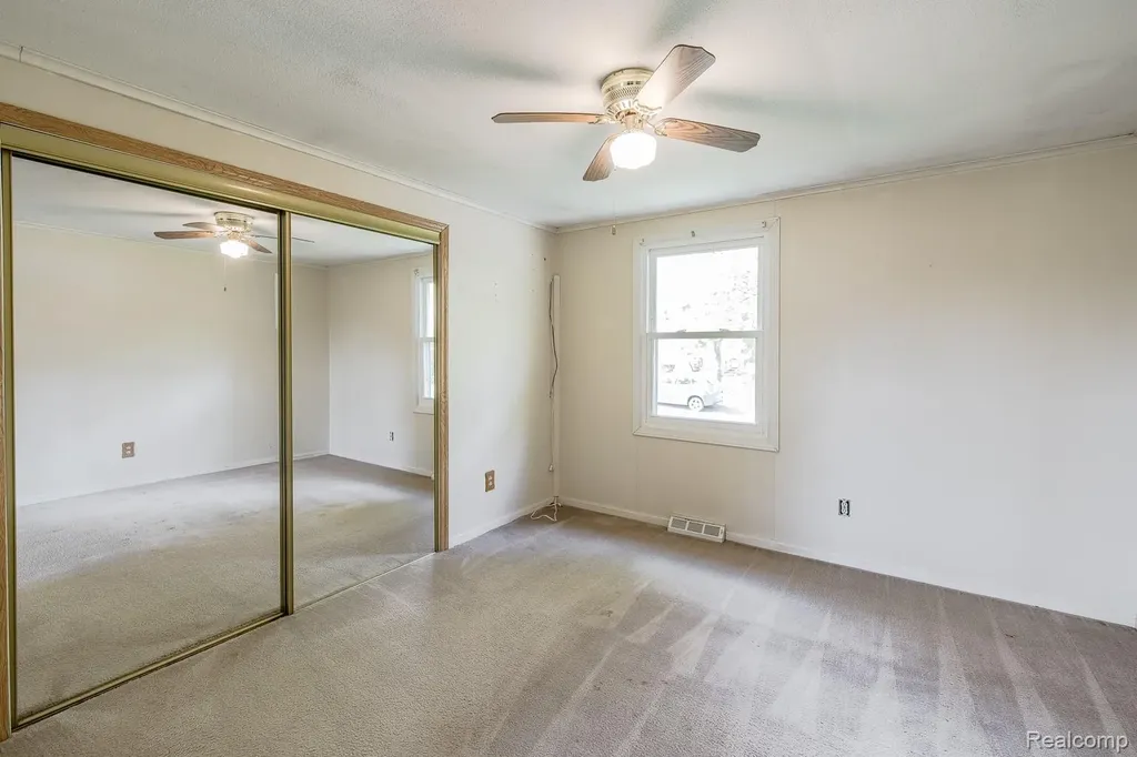 9171 Holmes Street White Lake Charter Township MI 48386