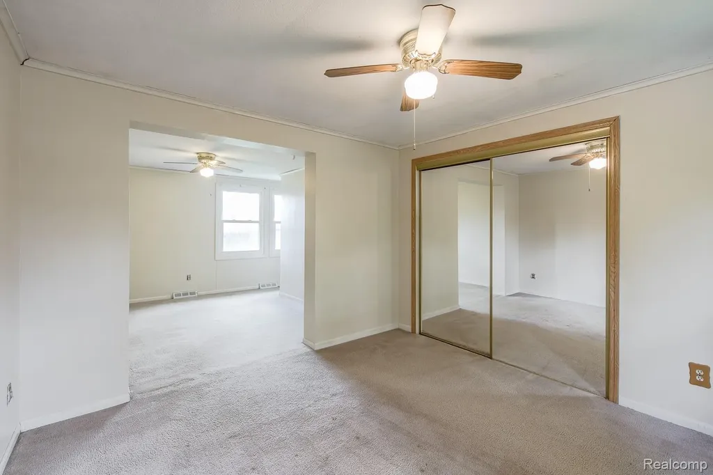9171 Holmes Street White Lake Charter Township MI 48386
