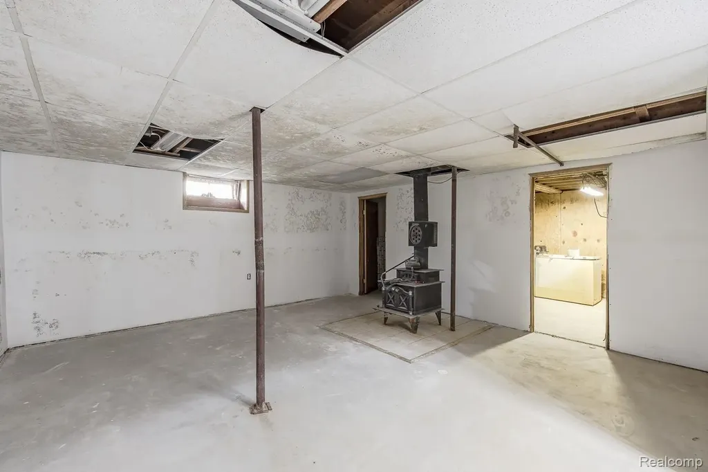 9171 Holmes Street White Lake Charter Township MI 48386