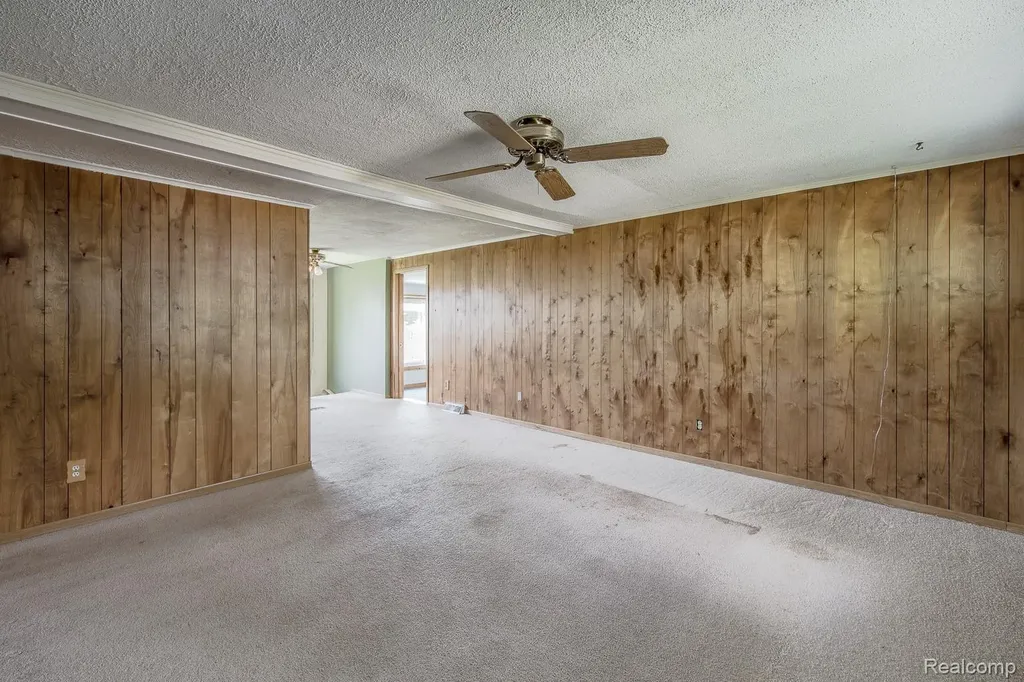9171 Holmes Street White Lake Charter Township MI 48386