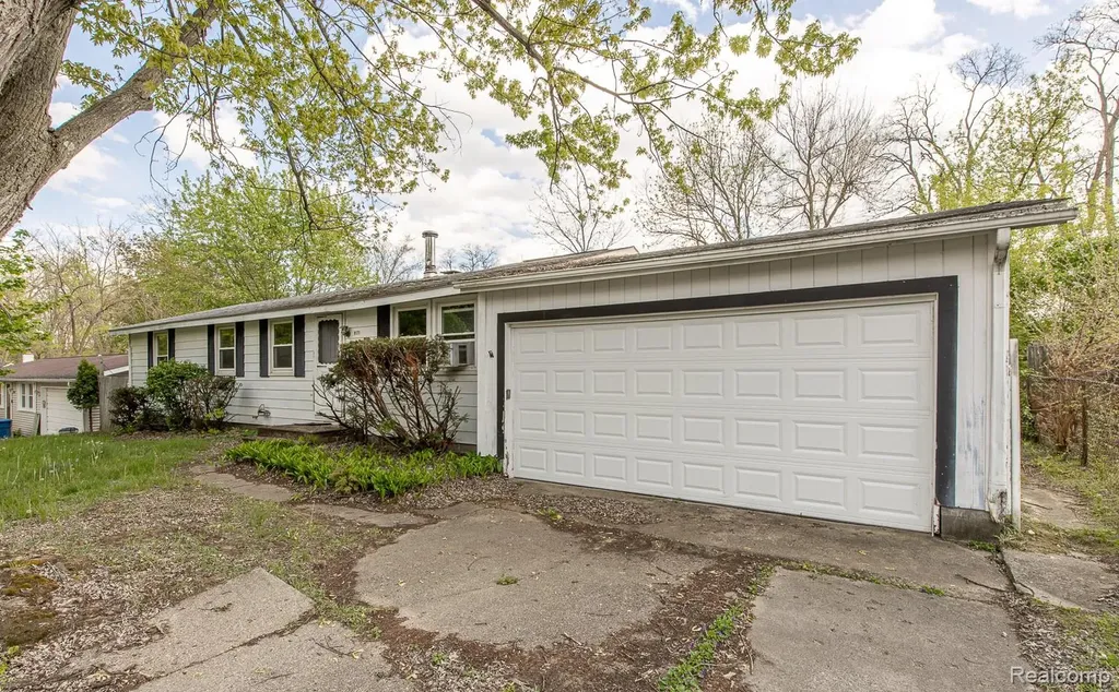 9171 Holmes Street White Lake Charter Township MI 48386
