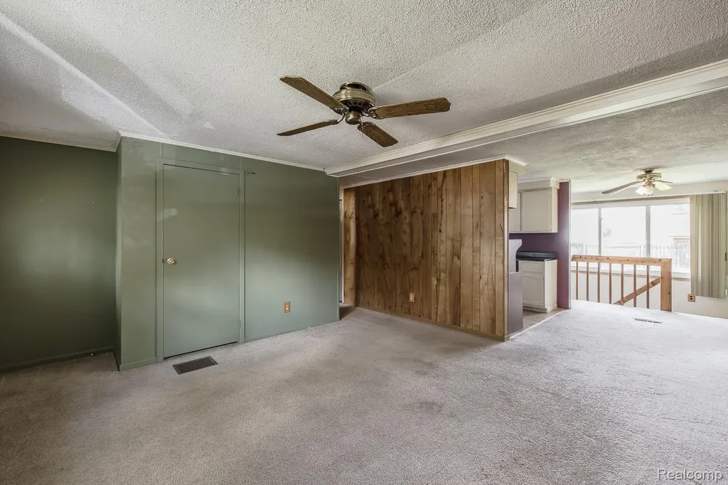 9171 Holmes Street White Lake Charter Township MI 48386
