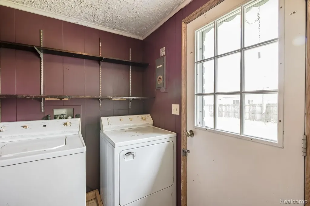 9171 Holmes Street White Lake Charter Township MI 48386