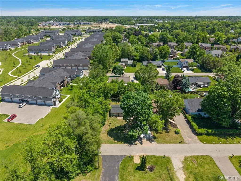 2148 Hoeft Drive Commerce Charter Township MI 48390