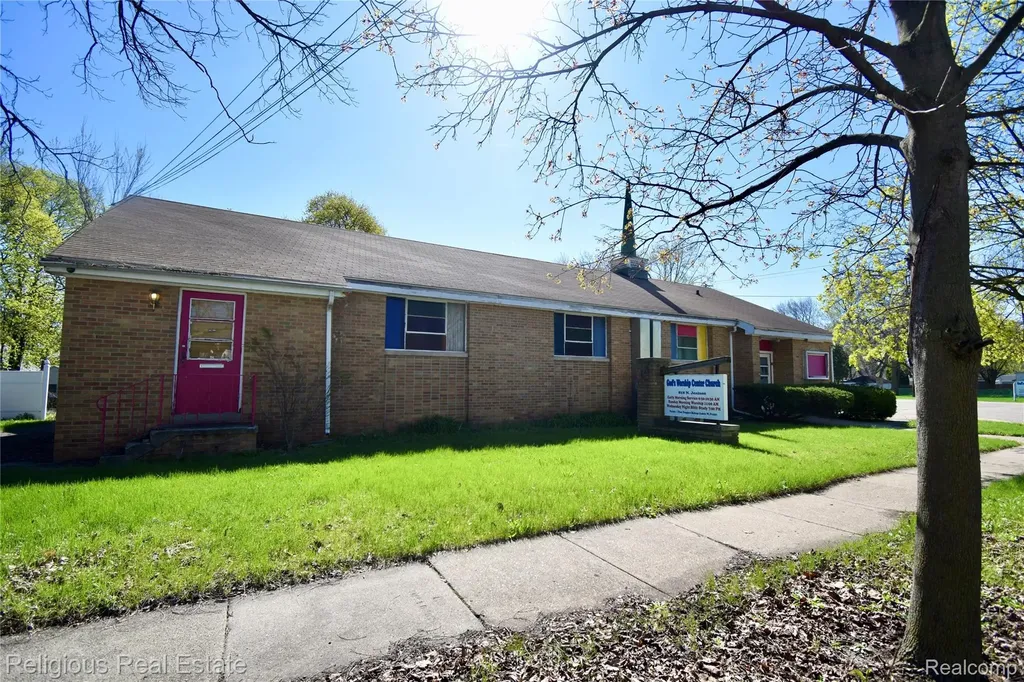818 N Jenison Avenue Lansing City MI 48915