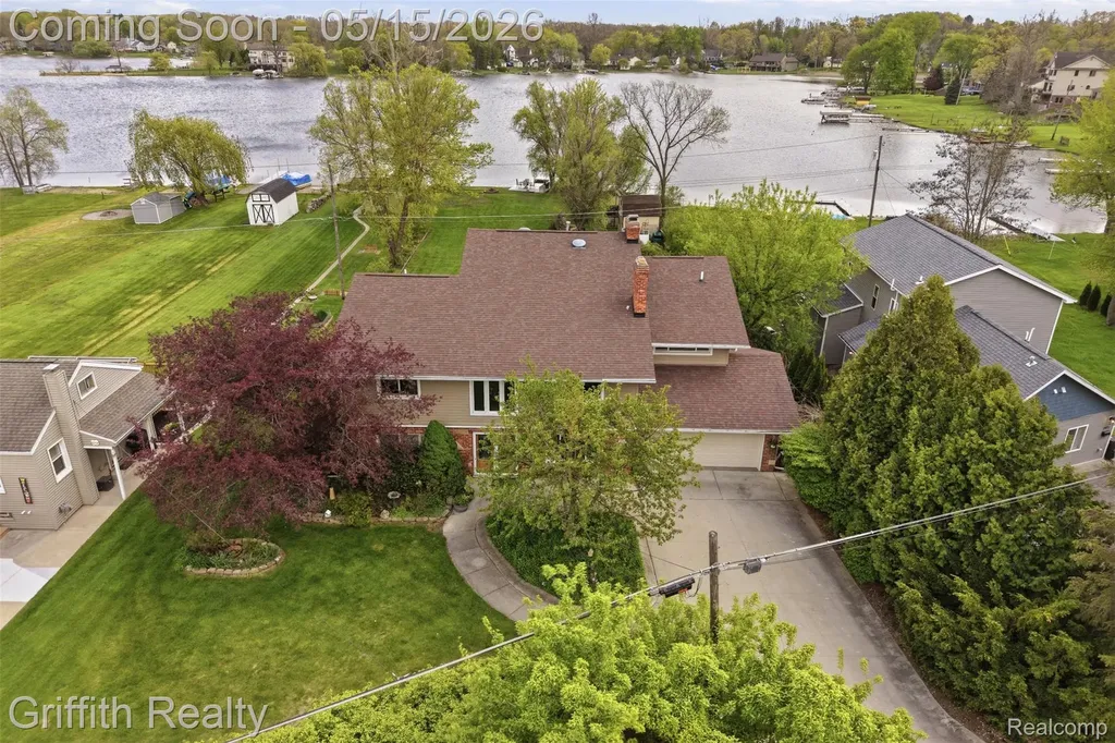 2901 School Lake Drive Brighton Township MI 48114