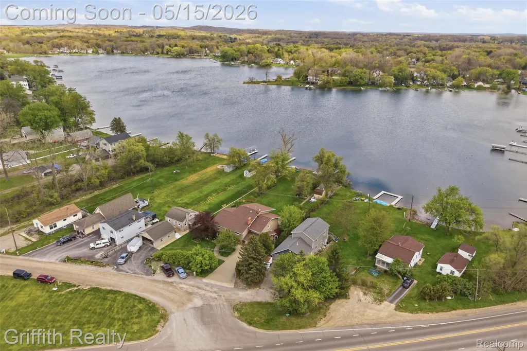 2901 School Lake Drive Brighton Township MI 48114
