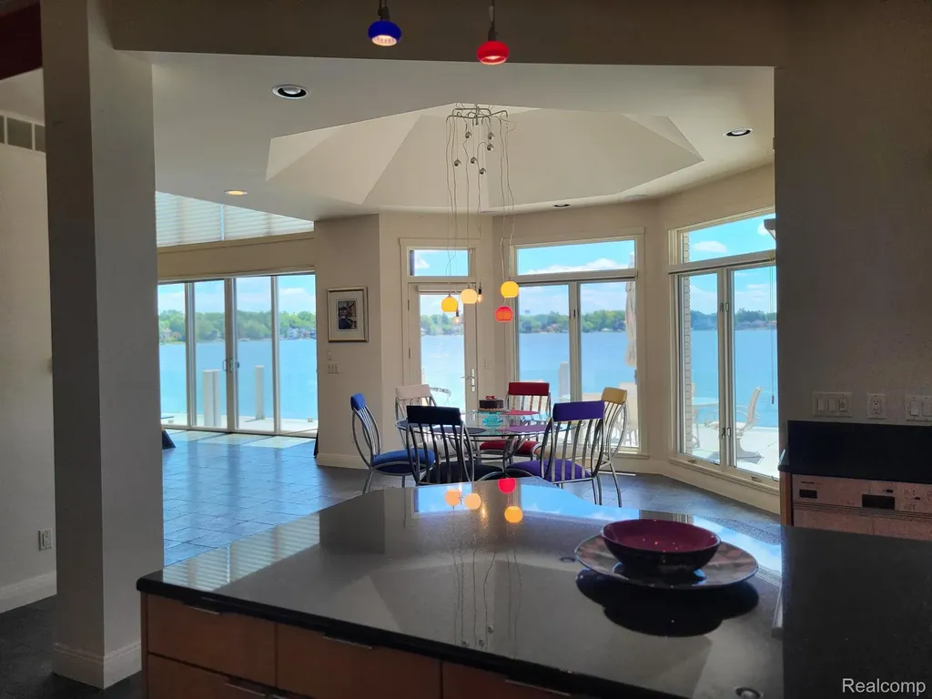 1296 Labrosse Drive Waterford Charter Township MI 48328