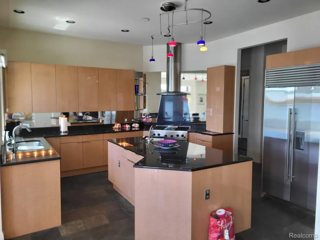 1296 Labrosse Drive Waterford Charter Township MI 48328