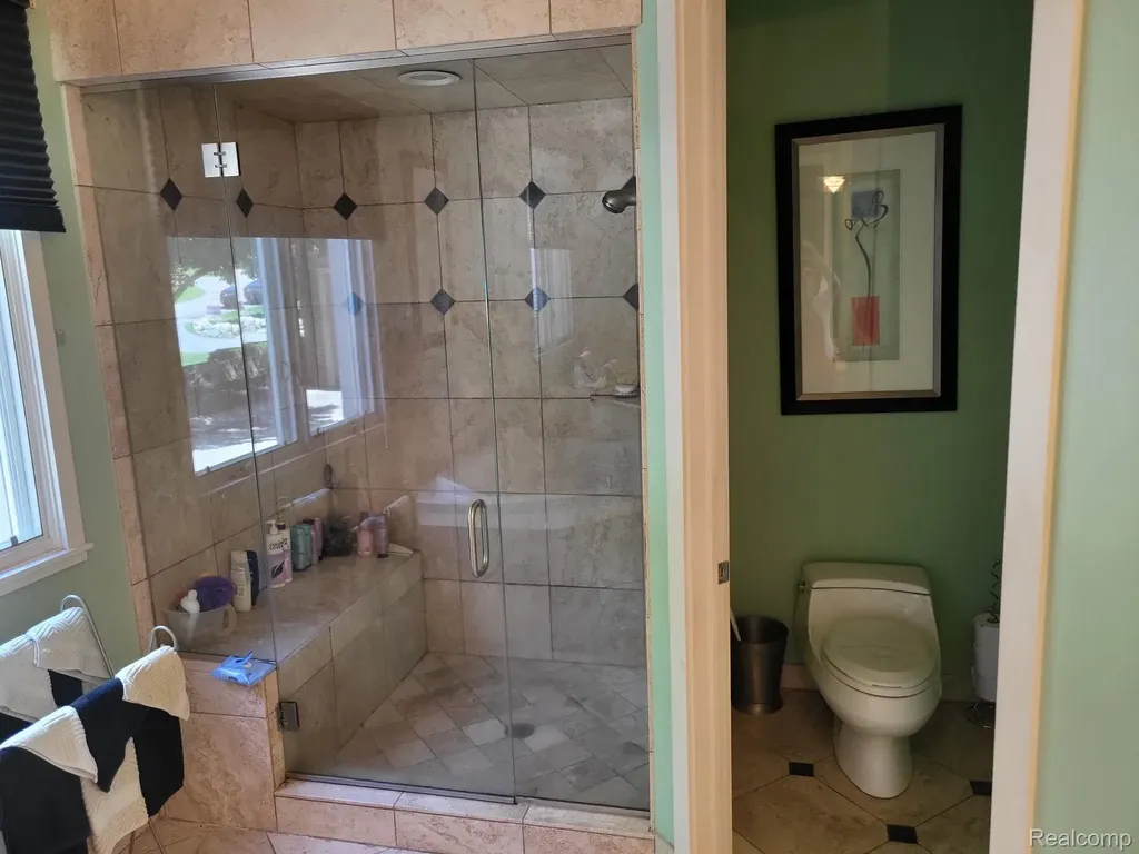 1296 Labrosse Drive Waterford Charter Township MI 48328