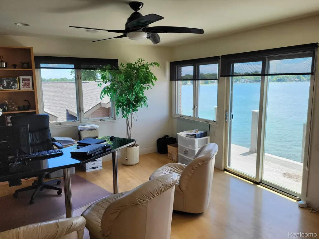 1296 Labrosse Drive Waterford Charter Township MI 48328