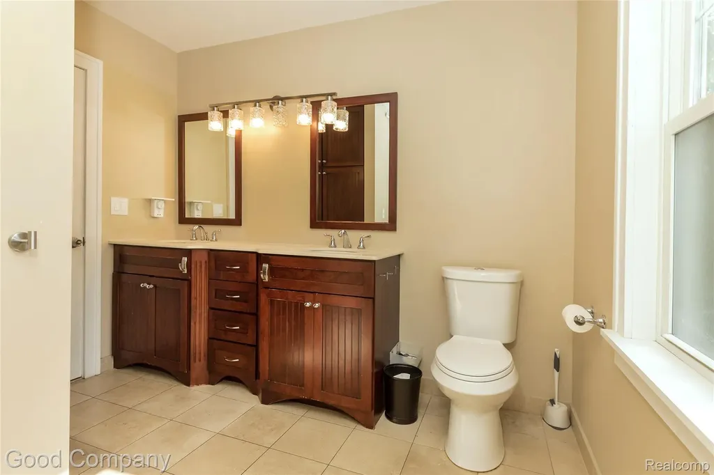 189 W Maplehurst Street Ferndale City MI 48220