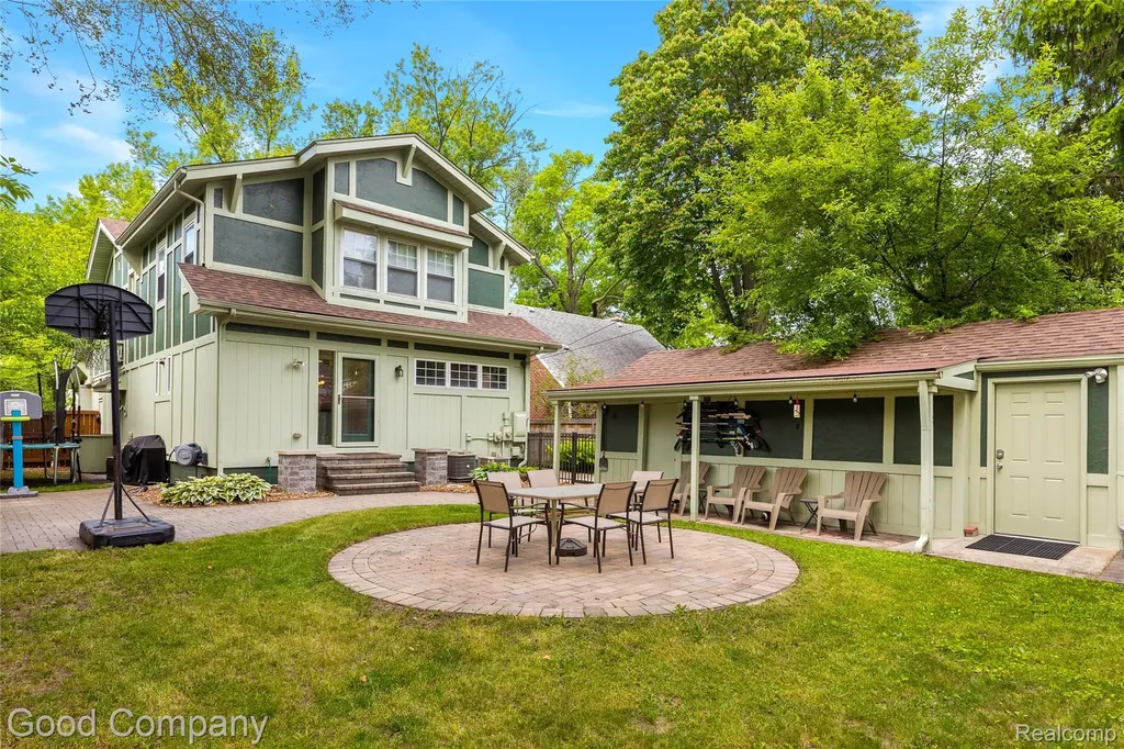 189 W Maplehurst Street Ferndale City MI 48220