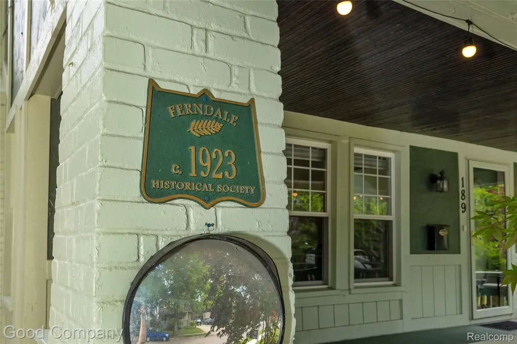 189 W Maplehurst Street Ferndale City MI 48220