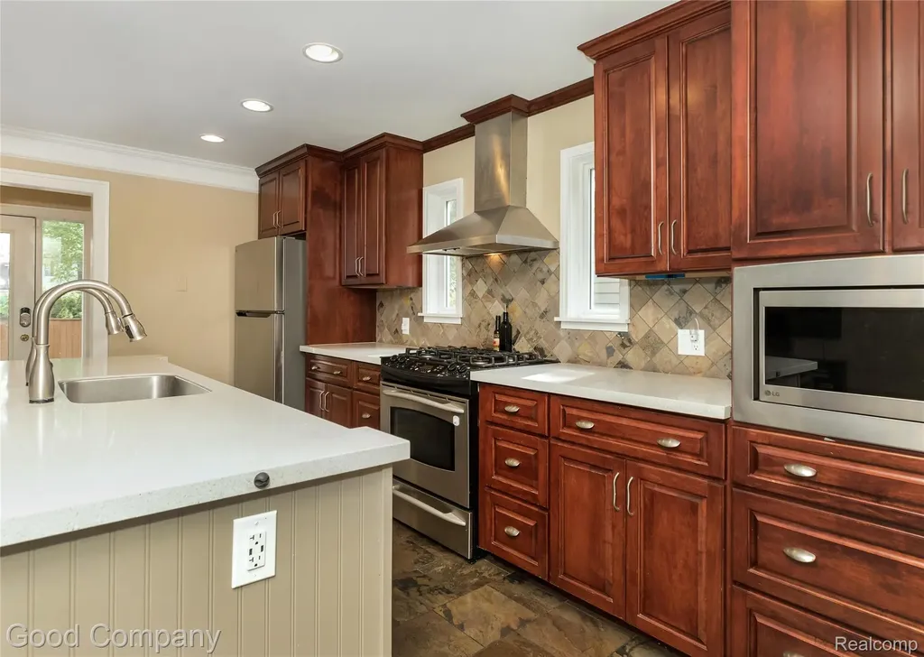 189 W Maplehurst Street Ferndale City MI 48220