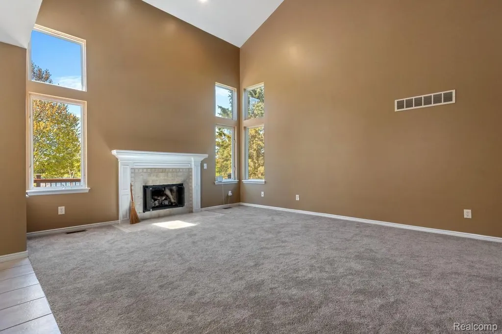 221 Maplewood Drive Brandon Charter Township MI 48348