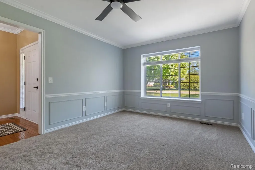 221 Maplewood Drive Brandon Charter Township MI 48348