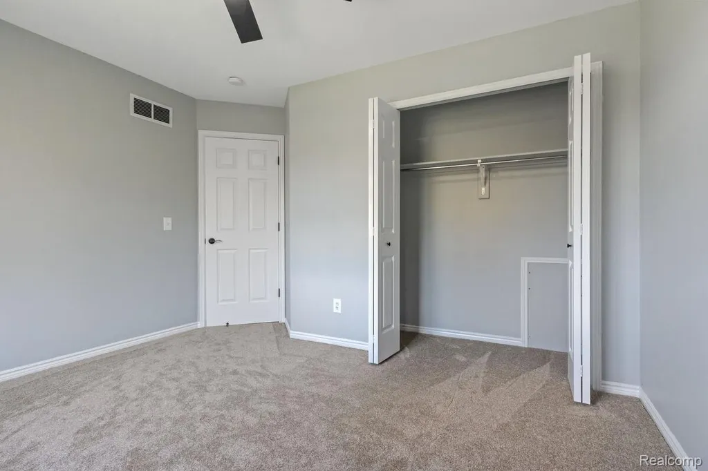 221 Maplewood Drive Brandon Charter Township MI 48348