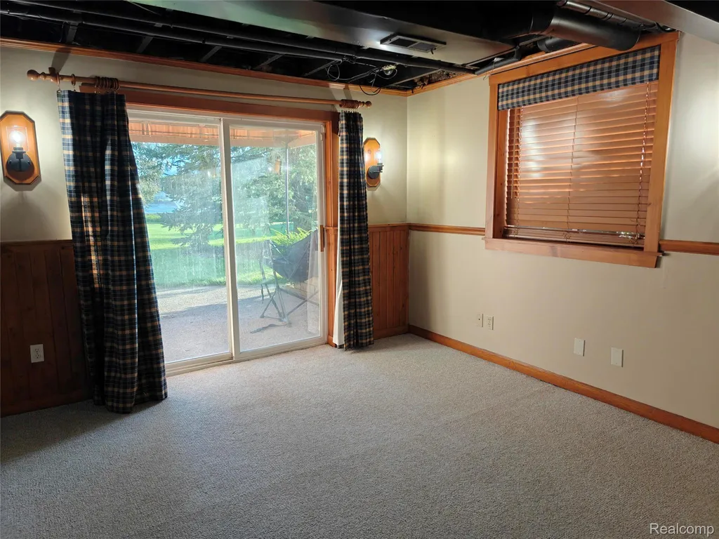 221 Maplewood Drive Brandon Charter Township MI 48348