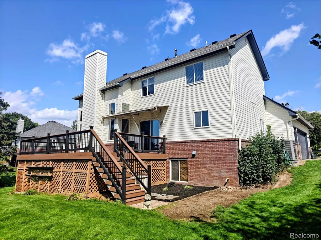 221 Maplewood Drive Brandon Charter Township MI 48348
