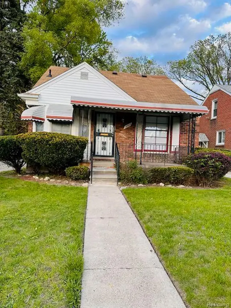 19502 Whitcomb Street Detroit City MI 48235
