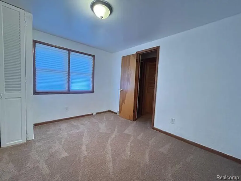 19502 Whitcomb Street Detroit City MI 48235