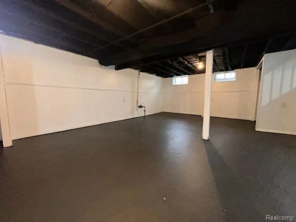 19502 Whitcomb Street Detroit City MI 48235
