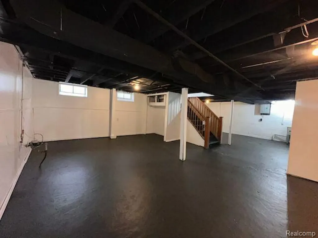 19502 Whitcomb Street Detroit City MI 48235