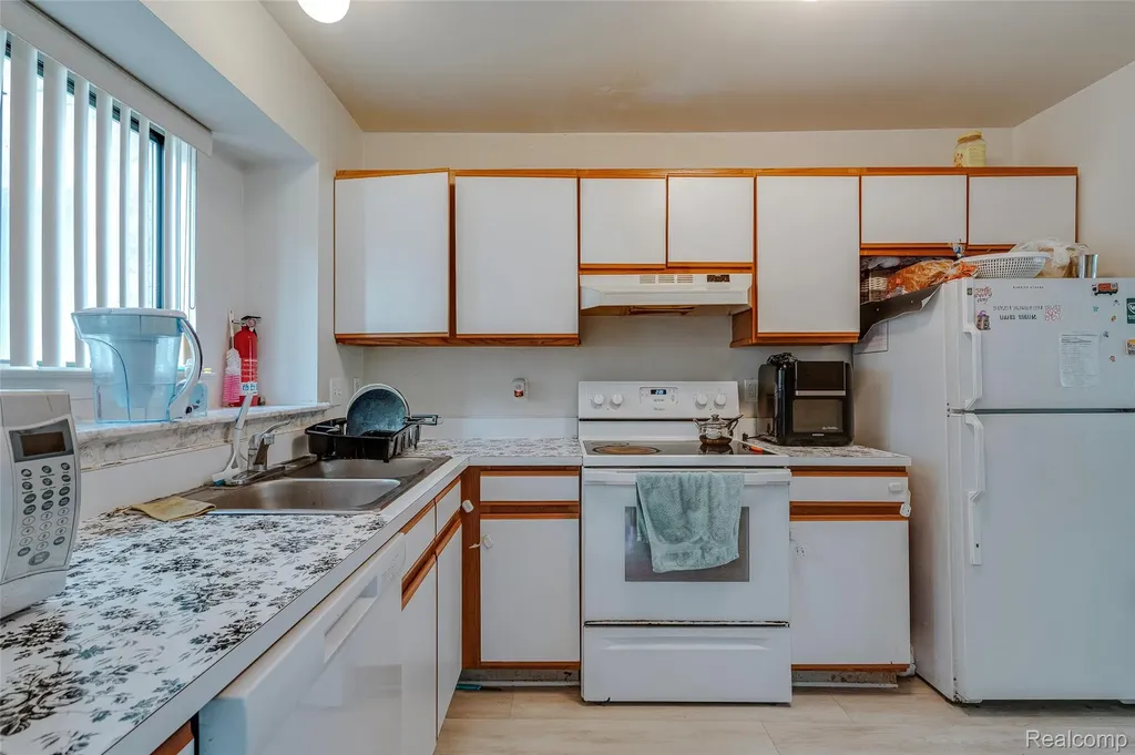 42764 Lilley Pointe Drive Canton Charter Township MI 48187