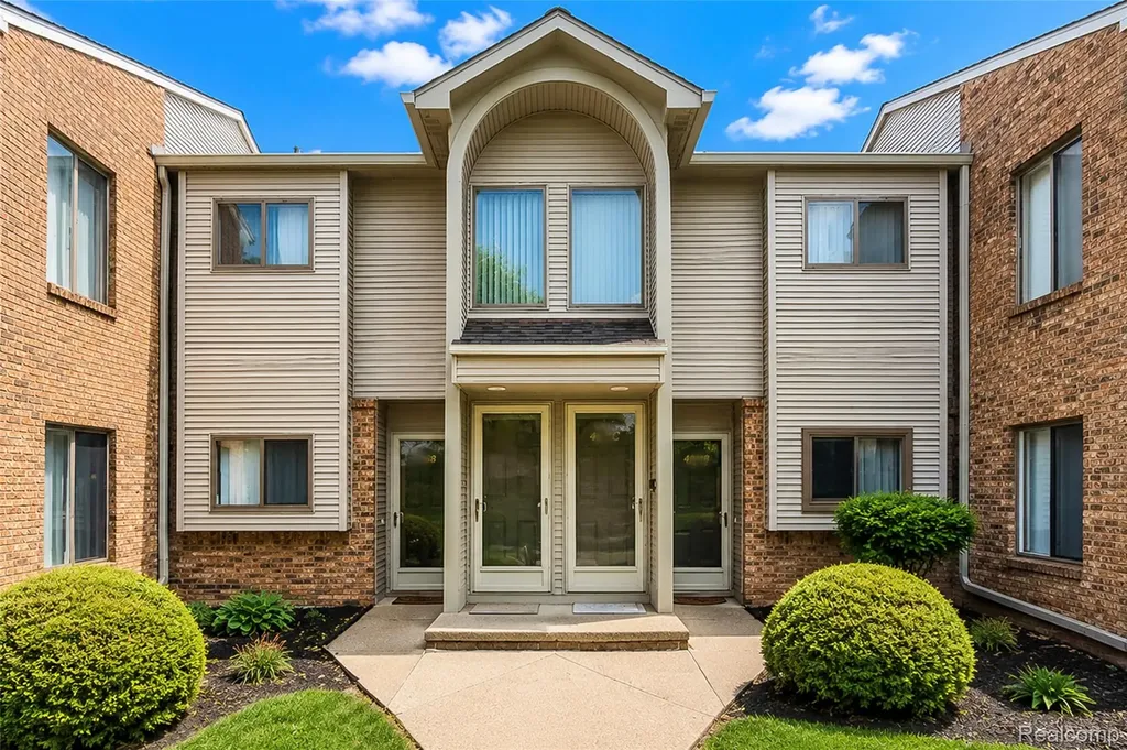42764 Lilley Pointe Drive Canton Charter Township MI 48187