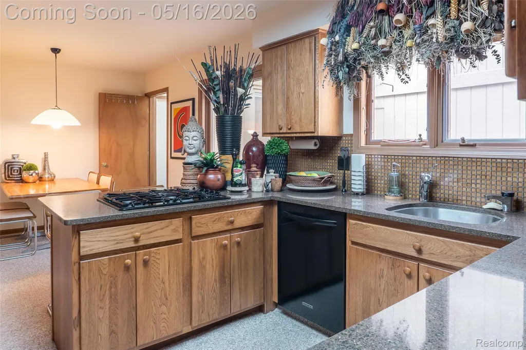 29498 Sylvan Lane Farmington Hills City MI 48334