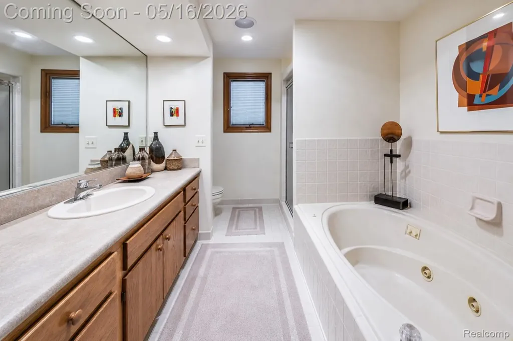 29498 Sylvan Lane Farmington Hills City MI 48334