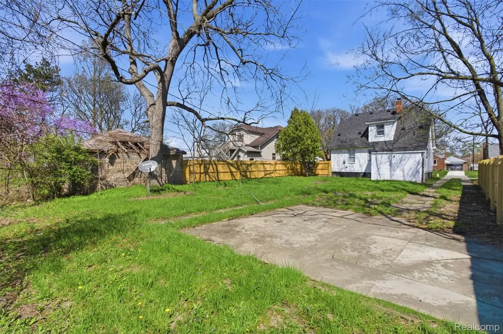 15881 Winthrop Street Detroit City MI 48227