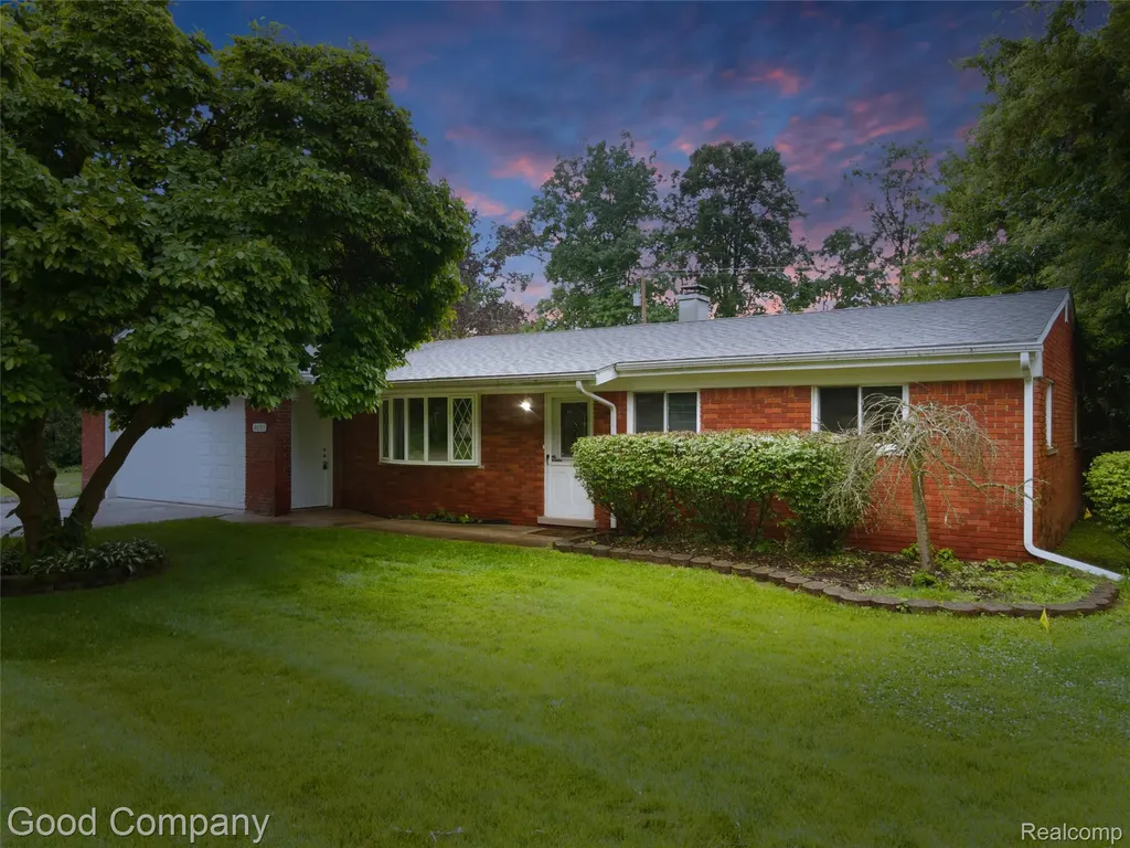 48703 W Ranch Drive Chesterfield Township MI 48051