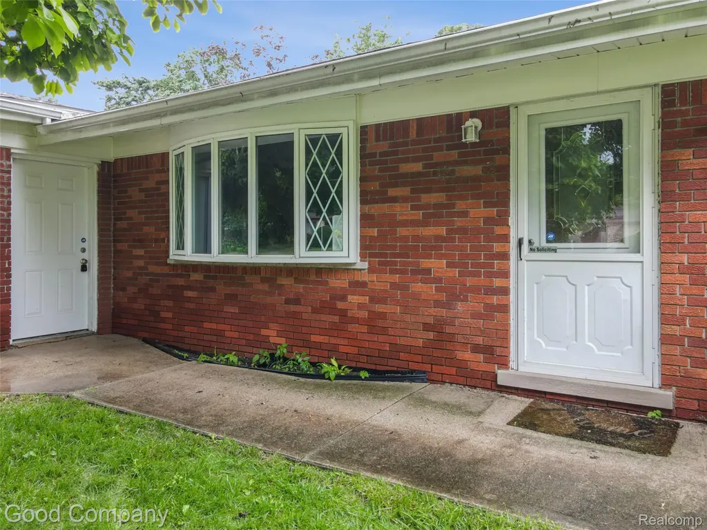 48703 W Ranch Drive Chesterfield Township MI 48051