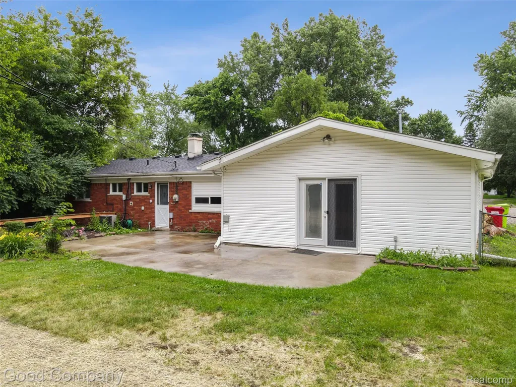 48703 W Ranch Drive Chesterfield Township MI 48051