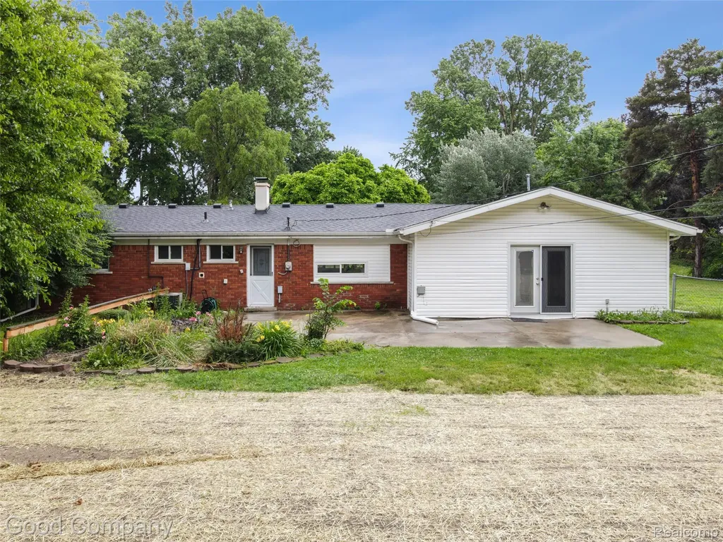 48703 W Ranch Drive Chesterfield Township MI 48051