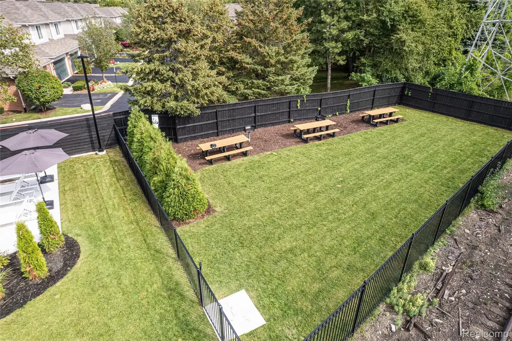 533 E Harrison Avenue Royal Oak City MI 48067