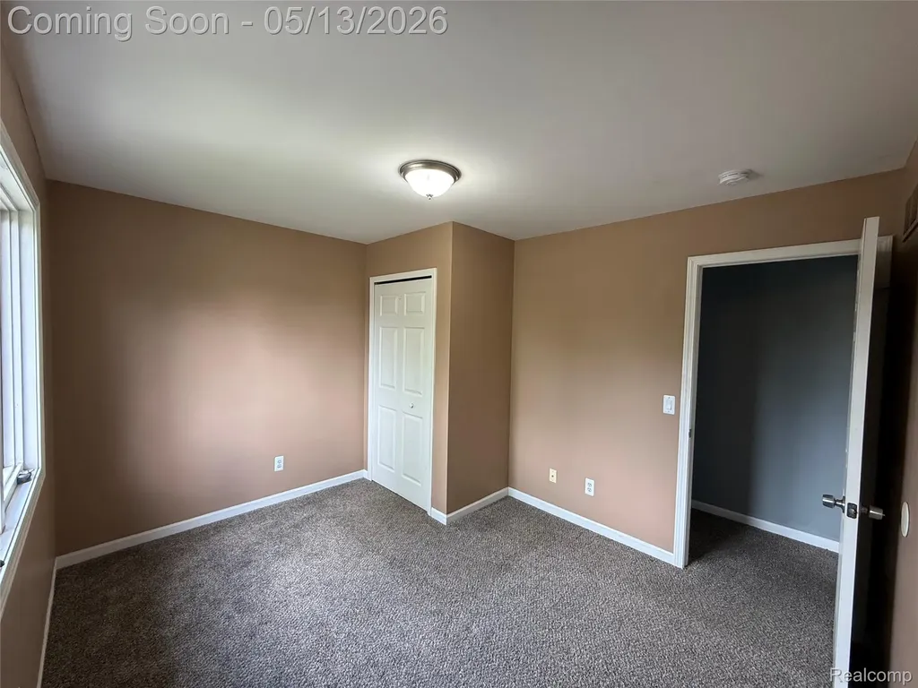 8334 Mckinley Center Line City MI 48015